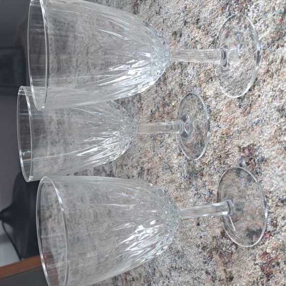Vintage Luminarc Crystal Wine Glass 6.5" Set of 3 - Picture 2 of 15